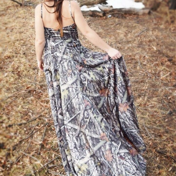 High-Low Camo Prom Dress - Picture 6 of 8